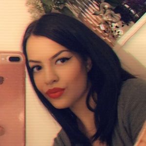 Meet your Posher, Rena